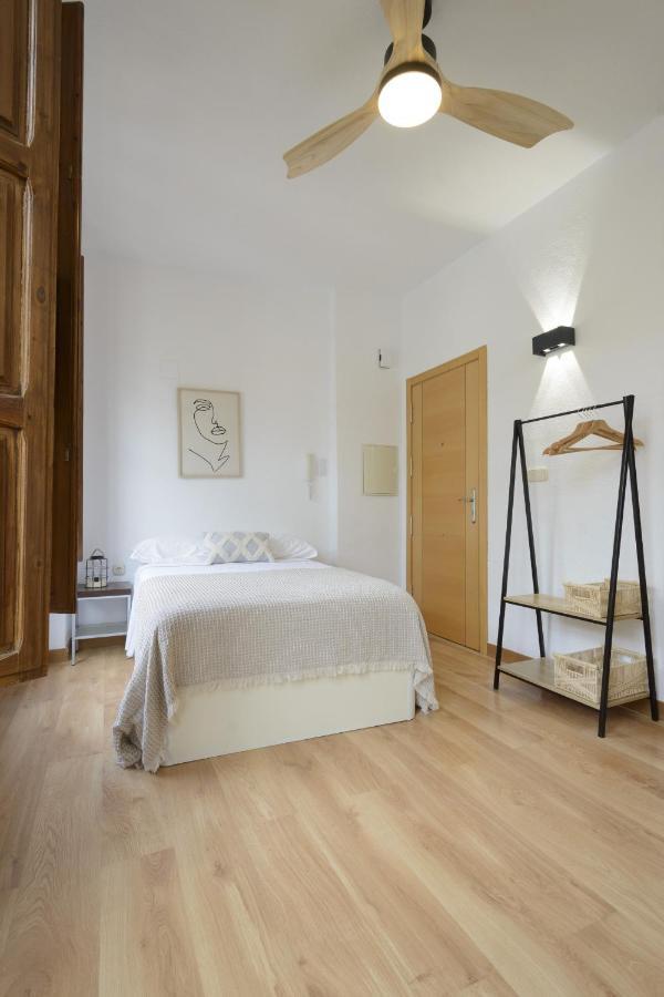 Lightbooking Capuchinas Apartamento *